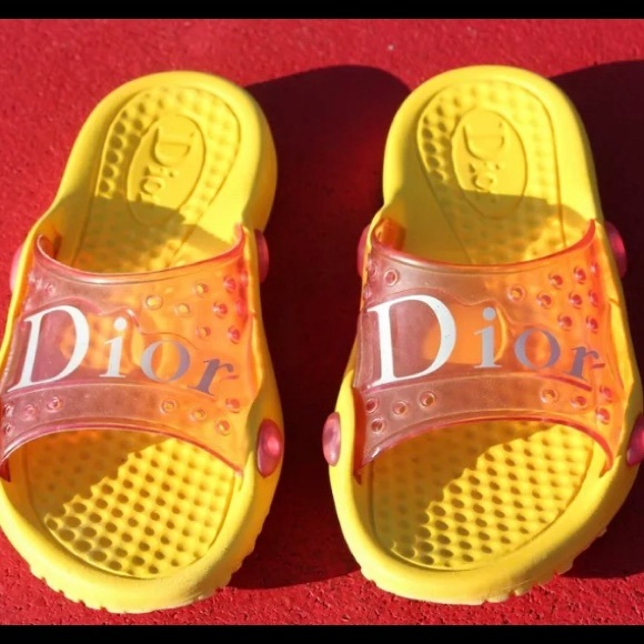 ⭐️SOLD⭐️Christian Dior pool slides - Picture 2 of 5